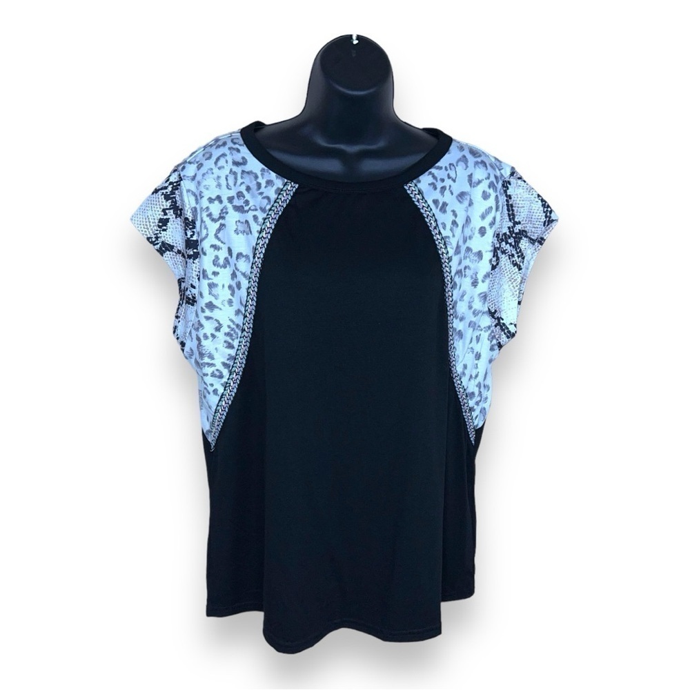 LARGE BLACK WHITE LEOPARD BRAIDED ACCENT TEE SHORT SLEEVE WOMENS